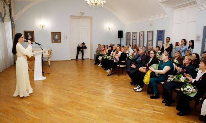 В Туле родителям особенных детей вручили награды