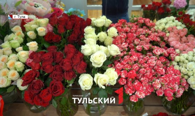 Флористы озвучили цены на цветы к 1 сентября
