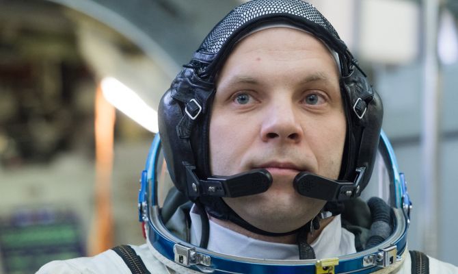 Российский космонавт снял на видео группу из пяти НЛО