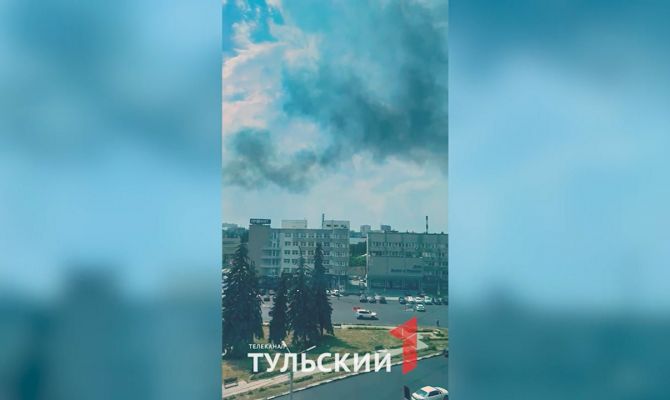 Туляки заметили в небе над городом огромный столб дыма