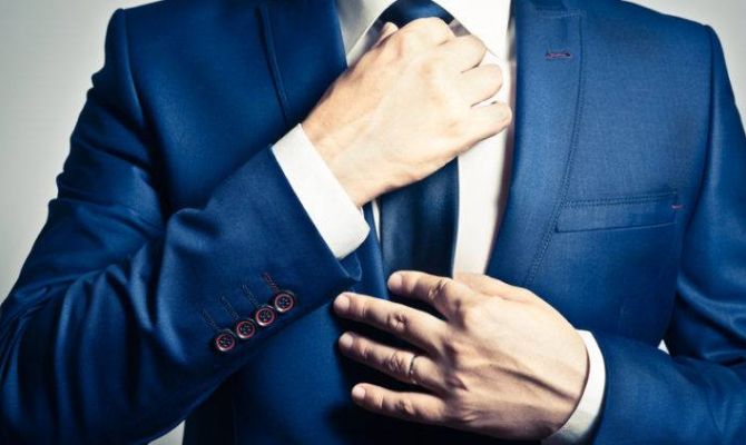 Немецкие врачи рассказали,  чем опасны галстуки