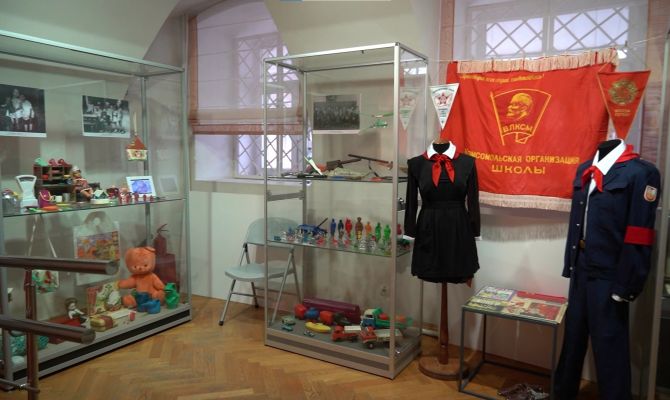 Школьные шпаргалки и личные дневники: тулякам расскажут, каким было детство их отцов