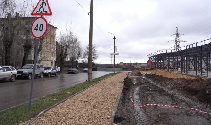 В Щекино под окнами жилого дома на месте сквера начали строить автомойку