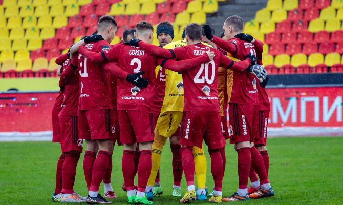 В Красноярске стартует матч Первой лиги "Енисей" - "Арсенал"