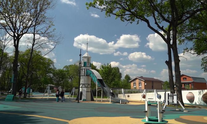 Космический городок и теннисные столы из мрамора: как изменилось Щекино после благоустройства