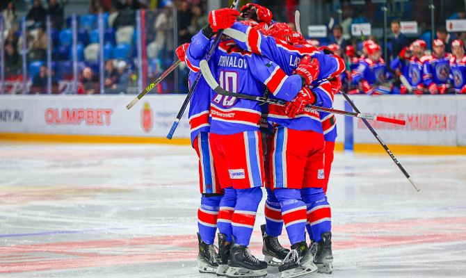 Губернатор Алексей Дюмин поздравил АКМ с выходом в четвертьфинал ВХЛ