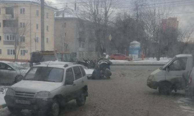 На улице Кутузова в Туле пенсионерка попала под снегоуборочную машину