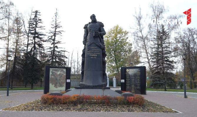 В Туле обновят памятник Всеволоду Рудневу у входа в Комсомольский парк