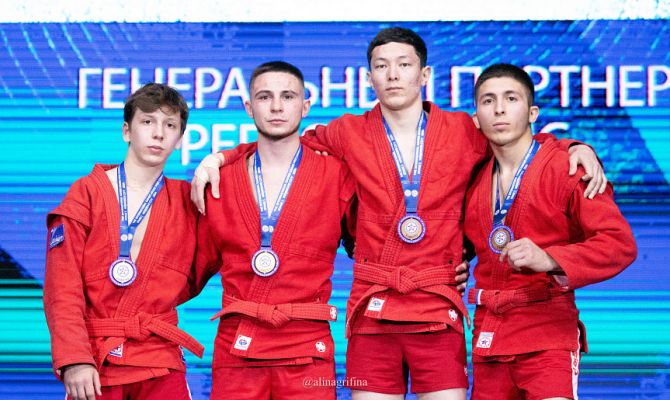 Туляк завоевал серебро на международном Гран-При по самбо