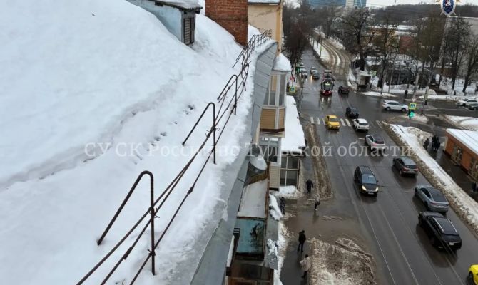 По факту падения наледи на подростка в Туле возбудили уголовное дело