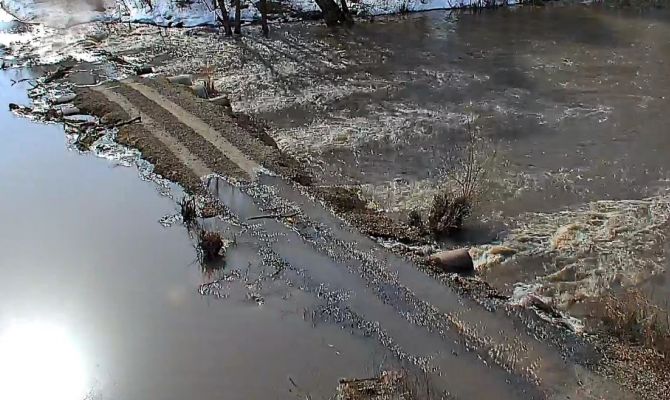 В Воловском районе временно закрыли движение через трубопровод