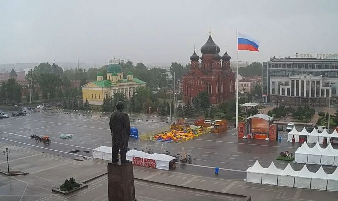 Центр Тулы накрыл тропический ливень: видео