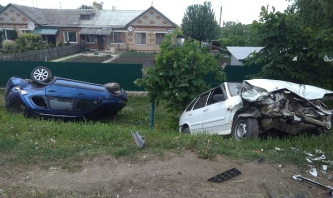 В Тульской области иномарка "раскидала" две машины