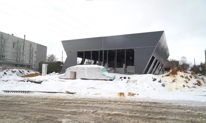 Строят, чтобы снести: в споре из-за автомойки во дворе дома в г. Щекино произошел внезапный поворот