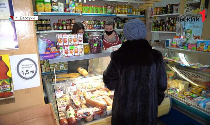 Заветренная колбаса и рыба без маркировки: прокуратура нашла в Туле очередной "склад просрочки"