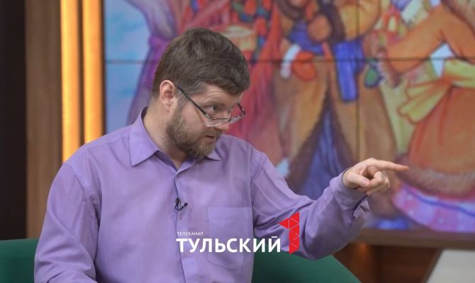 От "свиного праздника" до салата оливье: как менялся Новый год в России