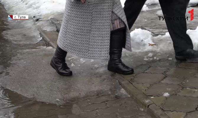 Ледяной дождь, смятые капоты и промокшая обувь: как туляки пережили первую оттепель