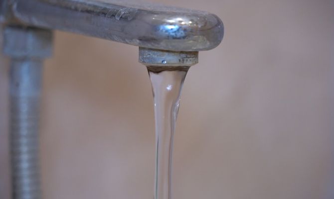 Жители тульской многоэтажки 2 недели живут без горячей воды