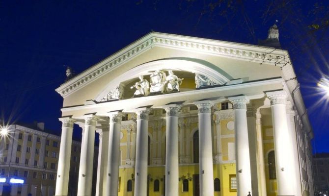 Тульский академический театр драмы встречает "брата-близнеца"