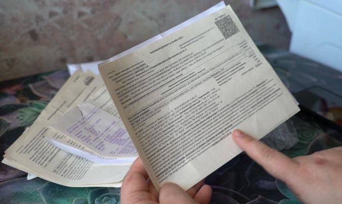 «Схватилась за сердце»: жителям поселка Рождественский пришли платежки за капремонт за 8 лет