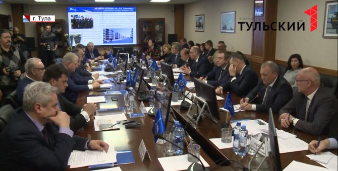 Соблюдать традиции и заботиться о кадрах