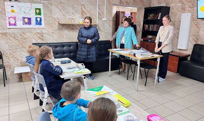 Белгородский сенатор поблагодарила Дмитрия Миляева за помощь школьникам из приграничного региона