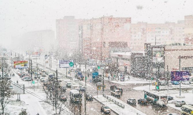 Рекордные снегопады: Россию накрыла буря столетия