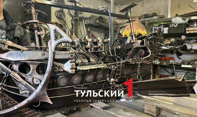 Туляк собрал 3-метровый дирижабль из металлолома