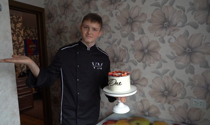 Торт 15-летнего туляка оценил Ренат Агзамов: чем он удивил звездного кондитера