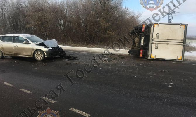 В Тульской области водитель «Газели» не уступил дорогу Hyundai и устроил ДТП
