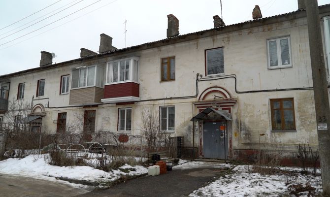 В Щекино кирпичи с крыши чуть не упали на голову 7-летнего ребенка