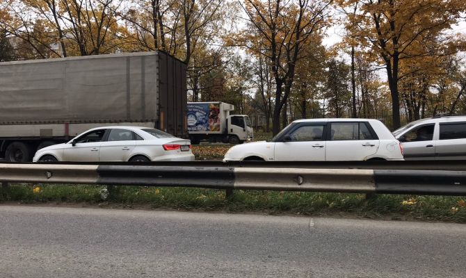 В Туле из-за ДТП затруднено движение на улице Рязанской