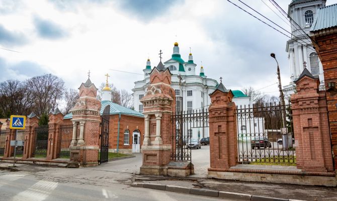 На уборку Всехсвятского кладбища в Туле выделили 1,5 млн рублей