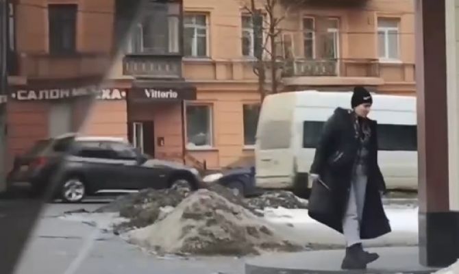 Туляков напугала женщина с огромным ножом: видео