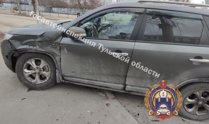 В Туле на улице Колетвинова 52-летний водитель устроил ДТП
