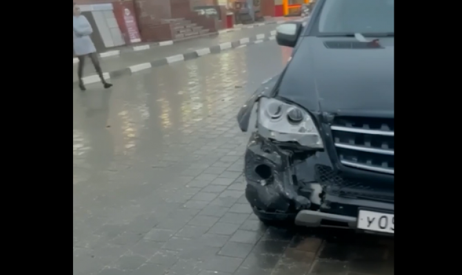 «Посмотри, что ты натворил»: в Новомосковске конфликт со скрывшимся с места ДТП водителем попал на видео