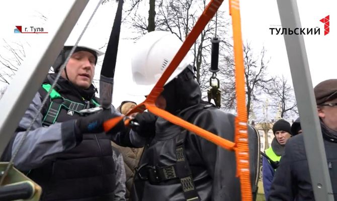 Путешествие в коллектор: как туляков снаряжают для работы в замкнутом пространстве