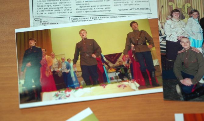 Учитель SHAMANa показала детские фотографии певца