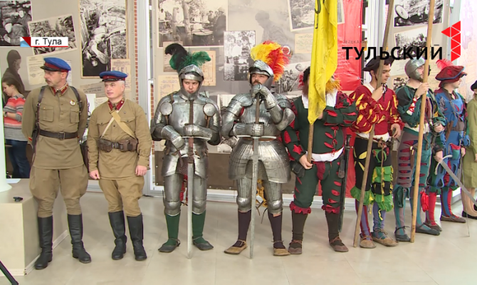 Старинные костюмы, луки и ремесла: в Тульском кремле проходят "Дни живой истории"