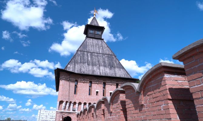 Жителей и гостей оружейной столицы приглашают на экскурсии в Тульский кремль