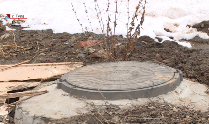 Жительница Ефремова провалилась в открытый канализационный люк и подала в суд на водоканал
