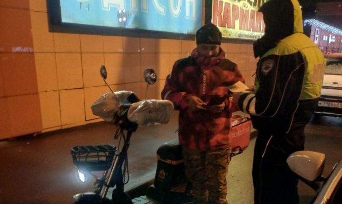 Сколько курьеров служб доставки в Туле попались на нарушении ПДД