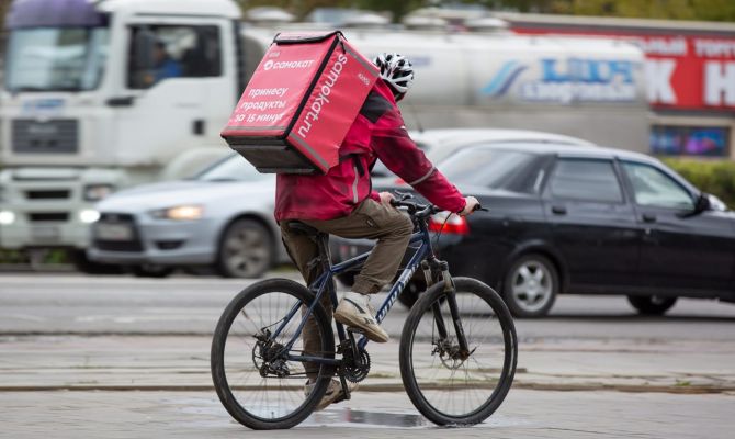 Сколько курьеры могут заработать в Туле на новогодних праздниках