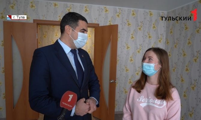 Приехавшим из других регионов медикам в Тульской области дали служебные квартиры