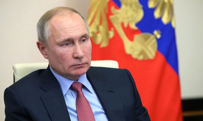 Владимир Путин подписал закон о повышении зарплаты 4 миллионам россиян с 2025 года
