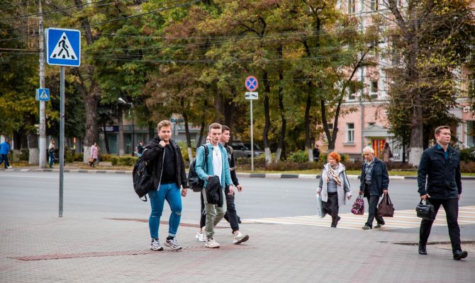 Списание долгов и возобновление авиасообщения: как изменится жизнь россиян в сентябре