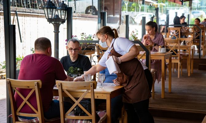 Роспотребнадзор рекомендует не проводить корпоративы из-за пандемии