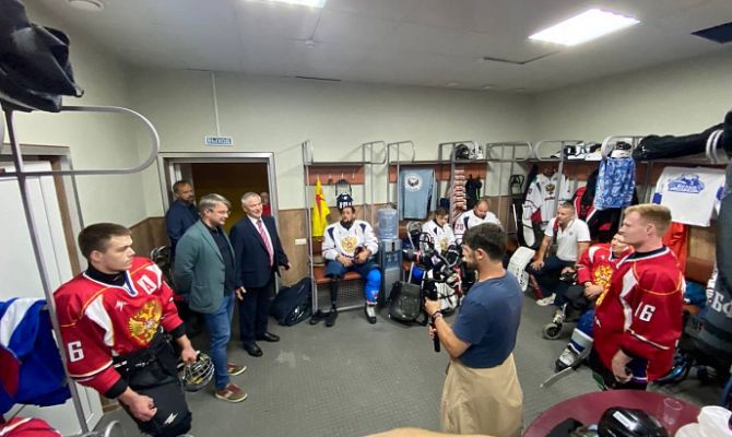 В Тульской области проходит учебно-тренировочный сбор ветеранов СВО и сборной России по следж-хоккею