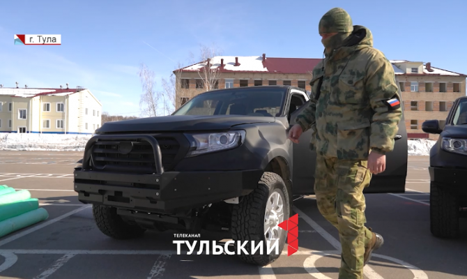 Тульским десантникам передали внедорожники с усиленной защитой 