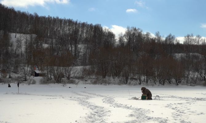 Тульские спасатели рассказали, куда можно наступать на замерзшем водоеме
